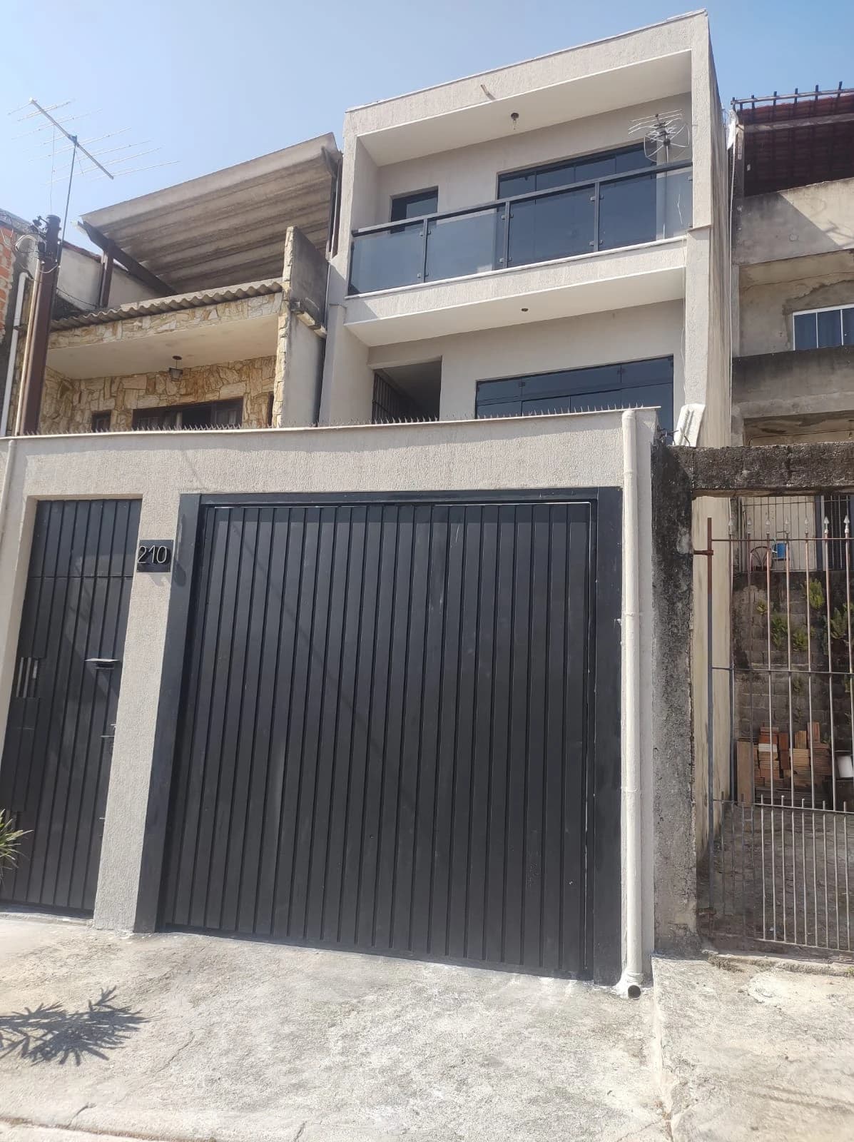 Sobrado 150 metros 670 mil 