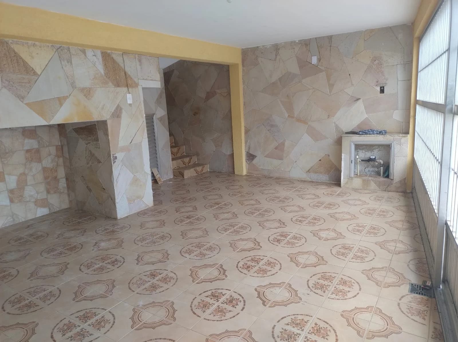 🏡 CASA À VENDA RUA LARGA 📐 136 m² CONSTRUÍDOS 📏 TERRENO 6x25 🚪 FRENTE PARA DUAS RUAS 📍 JARDIM COLORADO 📲 (11) 95244-9914 🔥 OPORTUNIDADE ÚNICA!