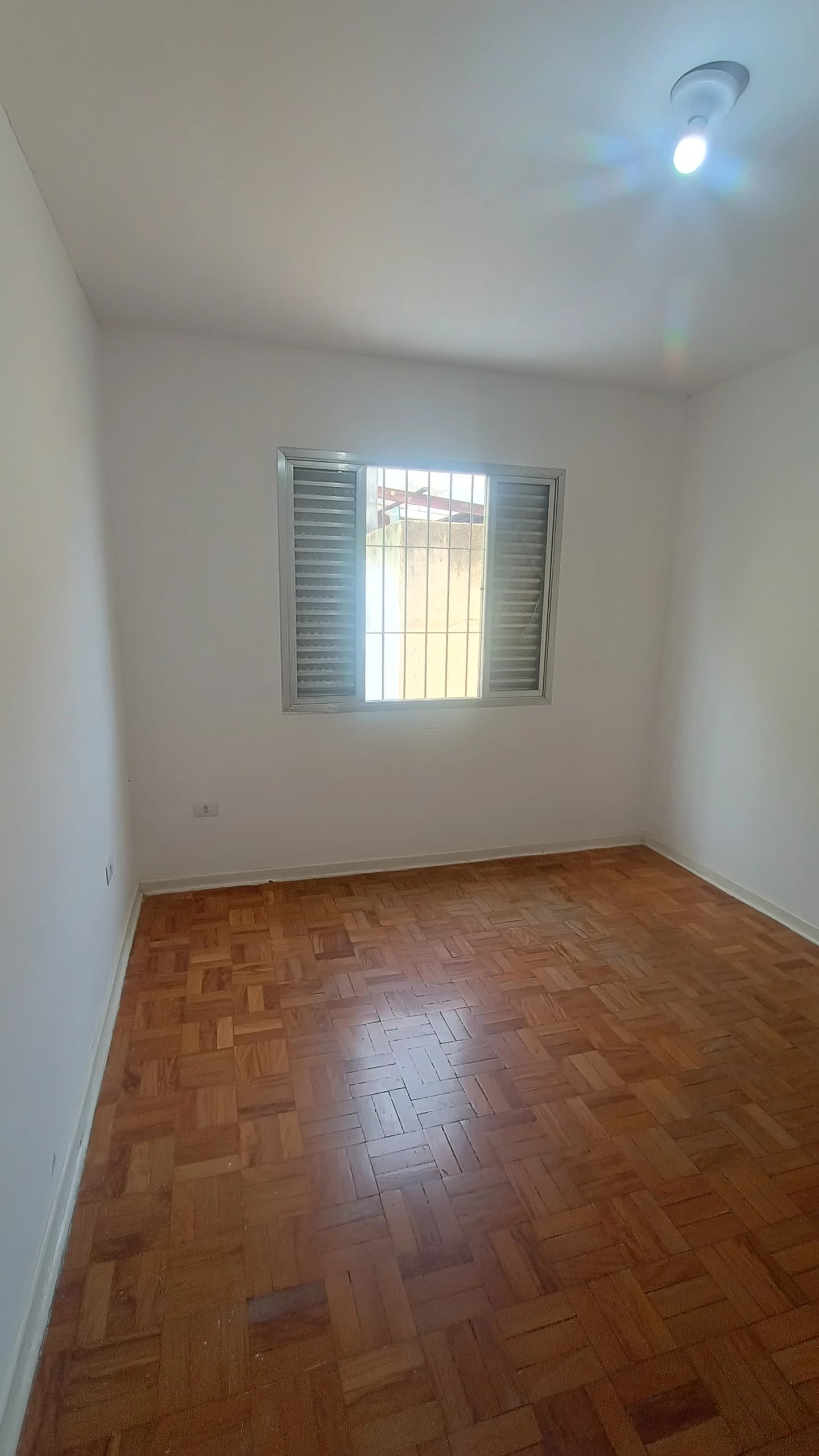 🏡 CASA À VENDA RUA LARGA 📐 136 m² CONSTRUÍDOS 📏 TERRENO 6x25 🚪 FRENTE PARA DUAS RUAS 📍 JARDIM COLORADO 📲 (11) 95244-9914 🔥 OPORTUNIDADE ÚNICA!